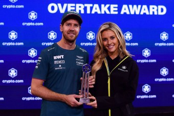 F1: Vettel bajnok lett, egyből nagy poént sütött el