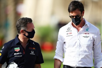 F1: Itt a vége, elnémíthatják a csapatfőnököket 