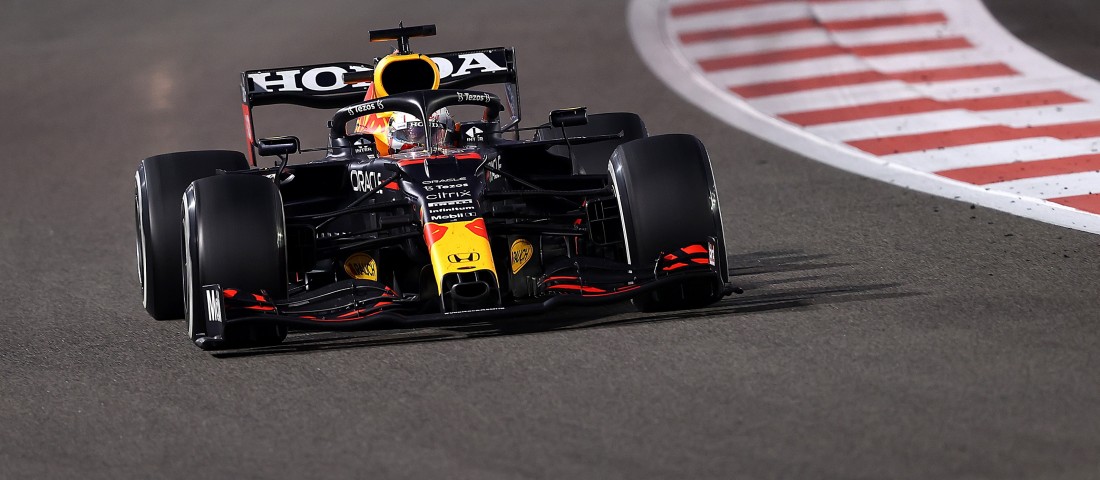 F1: Verstappen utolsó körös előzéssel világbajnok