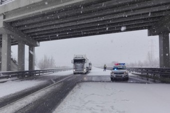 Lezárták a magyar határt a havazás miatt