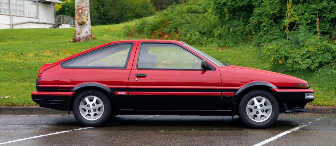 Bérelt helye lenne a garázsban ennek a Toyotának