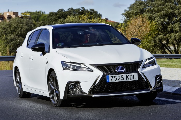 Rengeteg baj van a biztonsági övvel 1