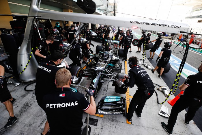 F1: Emiatt veszítette el hátvédjét Hamilton