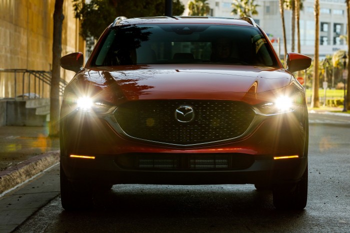 Rengeteg baj van a biztonsági övvel 2