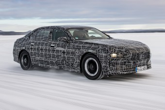 Érkezik a BMW elektromos luxusszedánja 