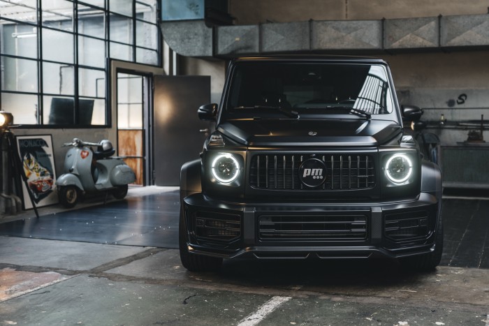 Durvából faragtak brutális autót