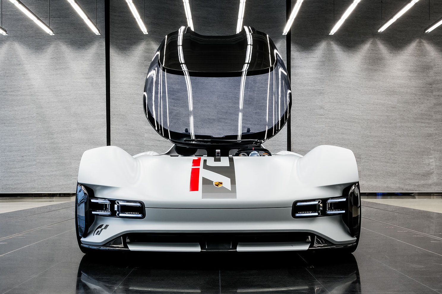 Virtuális sportkocsit tervezett a Porsche 8