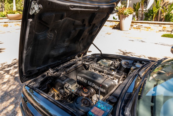 Könnyfakasztó összeget adtak ezért a 30 éves BMW M3 kabrióért 1