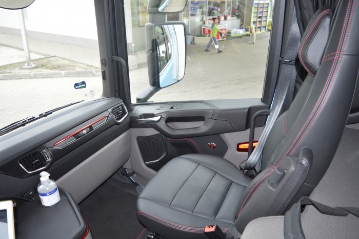 Alaposan visszafogták ennek a V8-as Scaniának az étvágyát 18 Alaposan visszafogták ennek a V8-as Scaniának az étvágyát 18