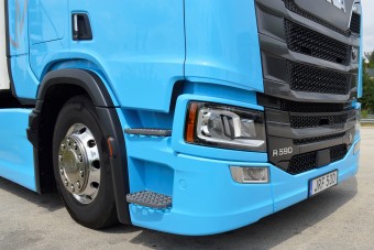 Már a spanyolok is a hosszabb kamionokra esküsznek