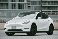 Életveszélyes újítást vezetett be a Tesla 7