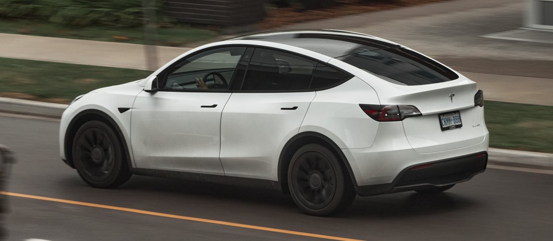 Életveszélyes újítást vezetett be a Tesla