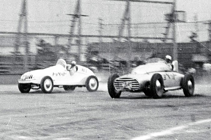 Feltámad a Toyota első versenyautója