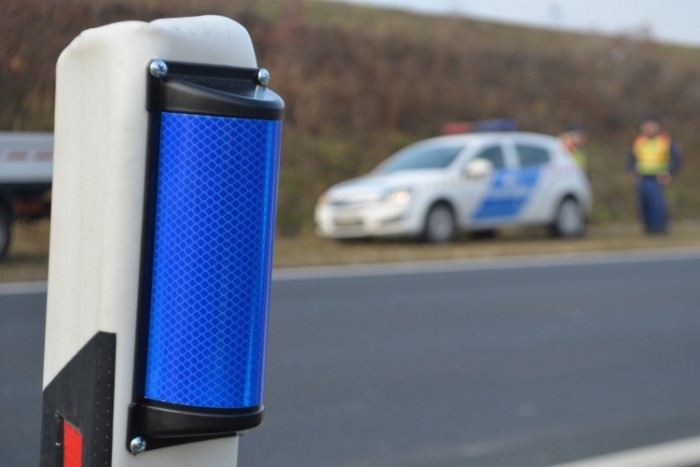 Érdekes és hasznos prizmákat telepítettek több hazai főút mellé