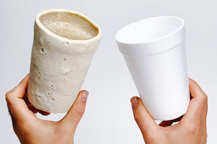 Lisztkukacból lehet a jövő üdítőspohara