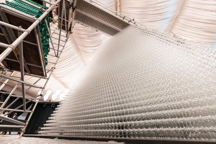 Rengeteg pezsgővel döntöttek újévi rekordot