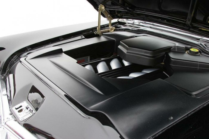 Némi csavarral 40 millióért adják a szovjet nagykutyák szolgálati autóját 4