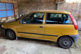 Európa egyik legjobb rendszámával eladó méregdrágán egy Fiat Punto