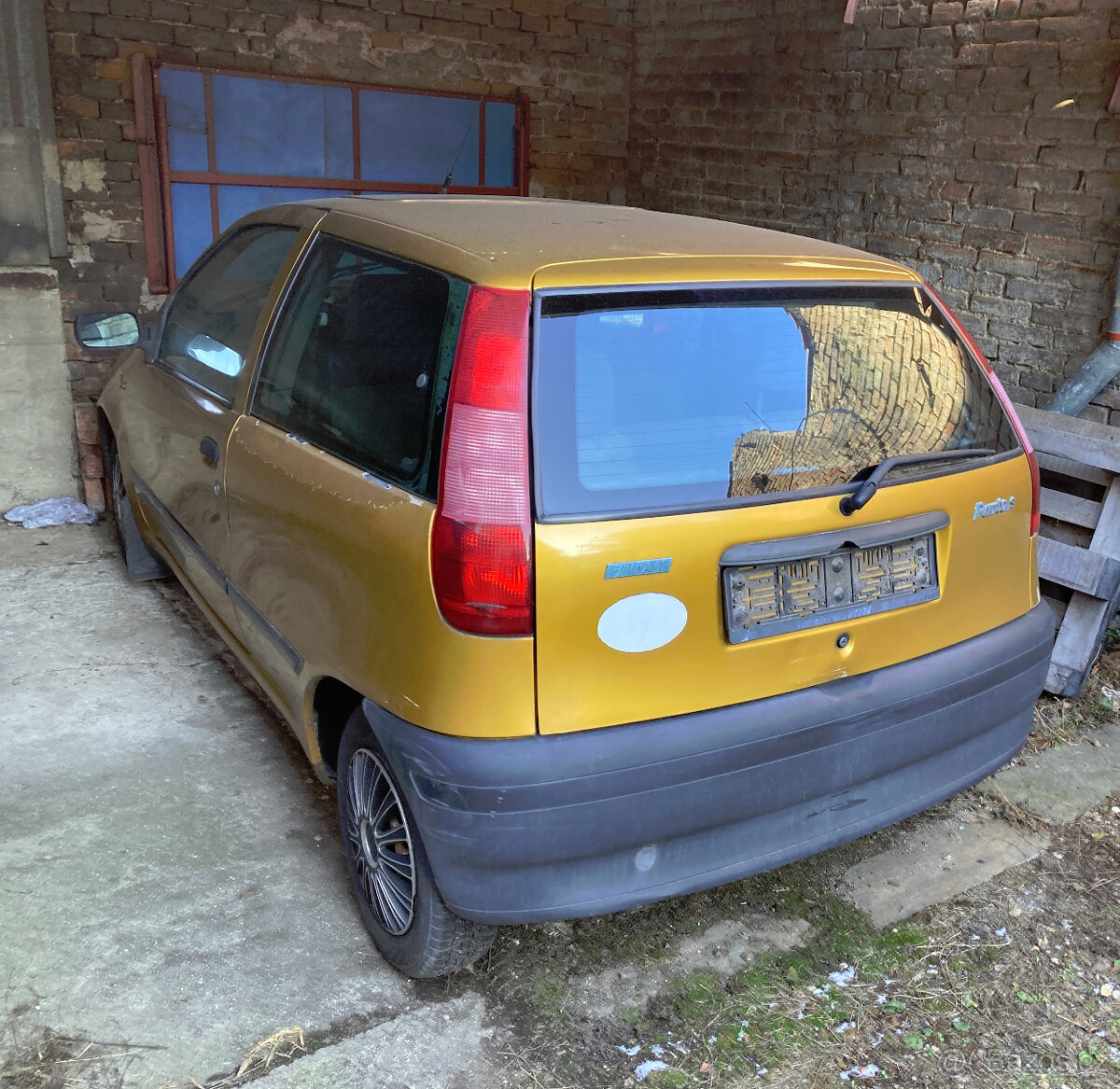 Európa egyik legjobb rendszámával eladó méregdrágán egy Fiat Punto 1