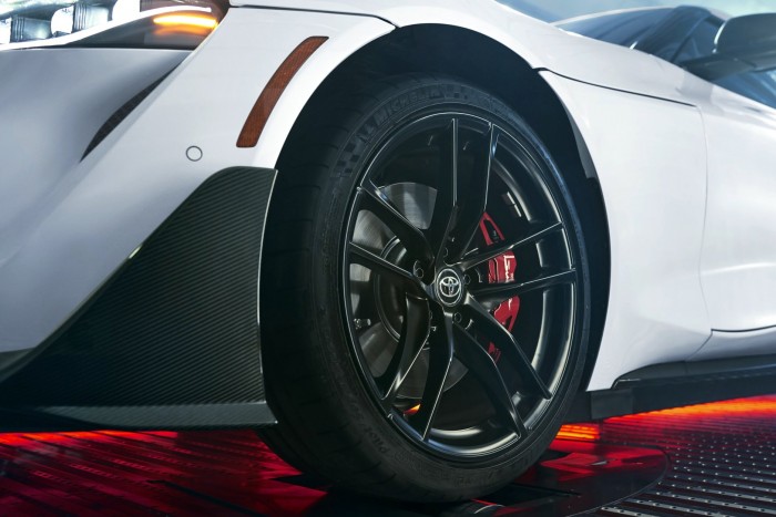 Egyetlen számjegytől különleges ez a sportkocsi 7