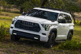 Testvérmodellt kap a Toyota Land Cruiser