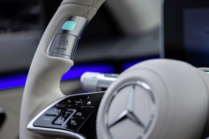 Új partnerrel fejleszt robotautót a Mercedes 6