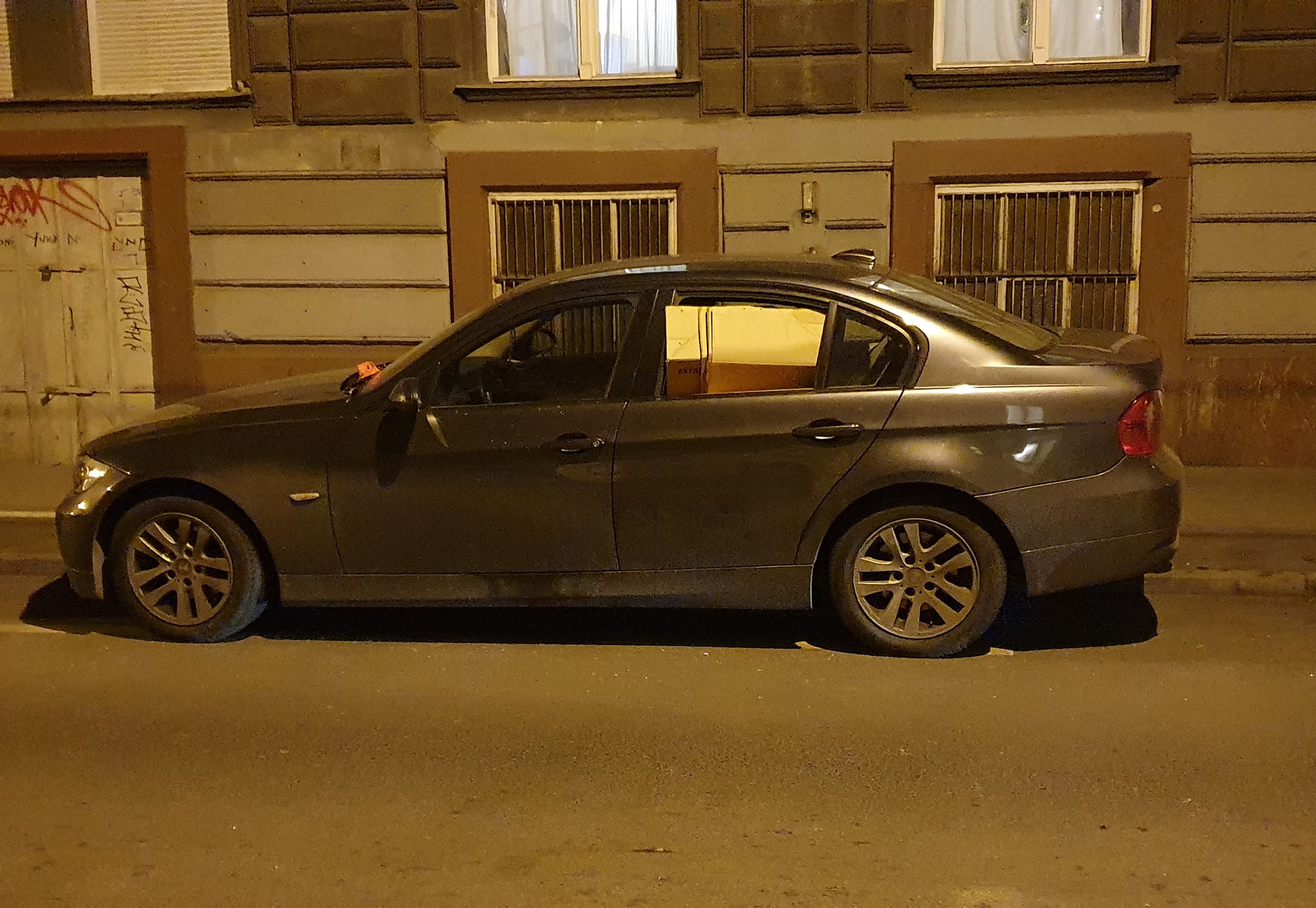 Egy BMW-s kézműves megoldása Budapesten a tolvajok és az időjárás ellen 1 Egy BMW-s kézműves megoldása Budapesten a tolvajok és az időjárás ellen 1