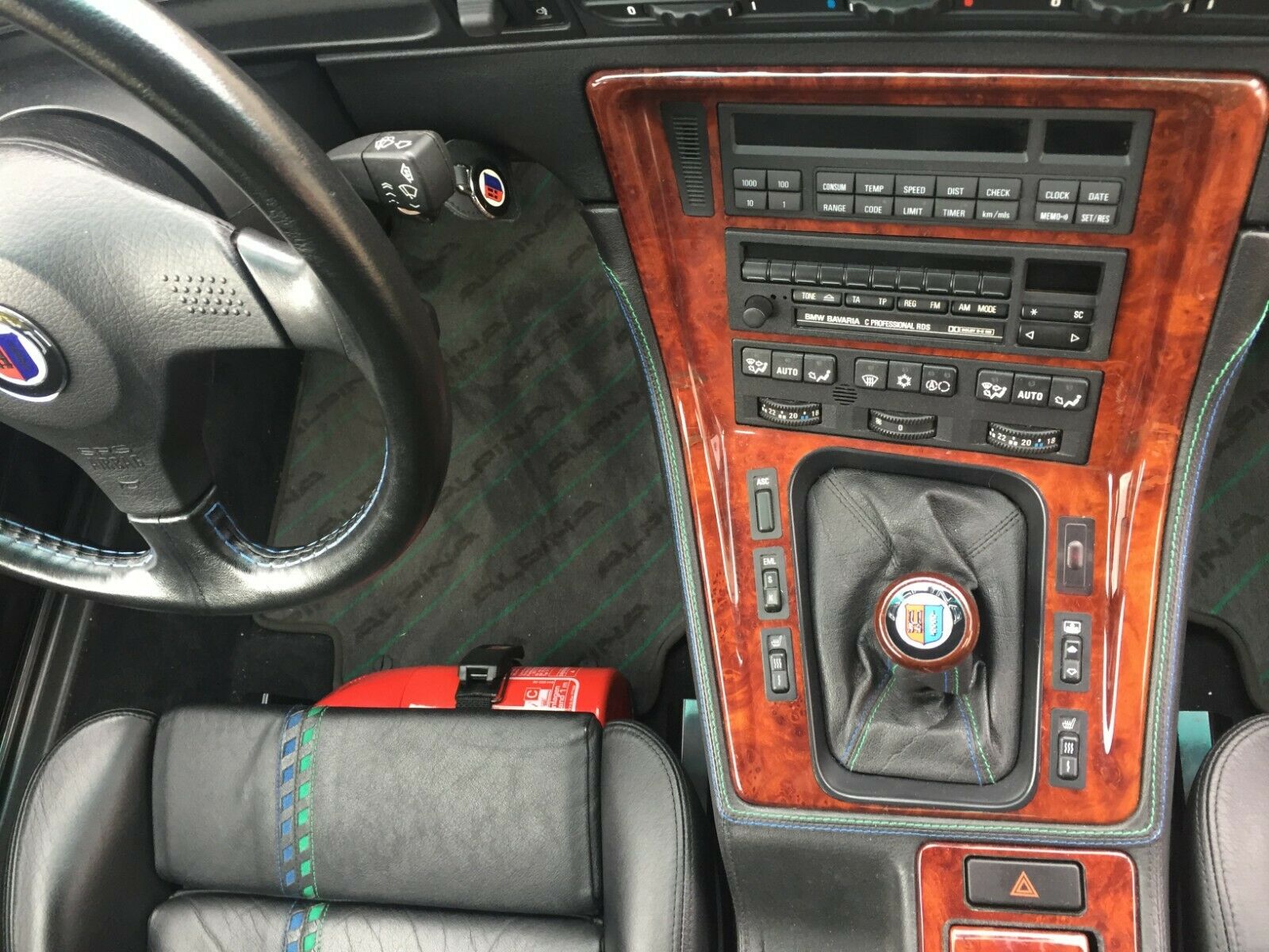 Ritkaságához méltó áron eladó a 90-es évek egyik legkomolyabb Alpina BMW-je 5