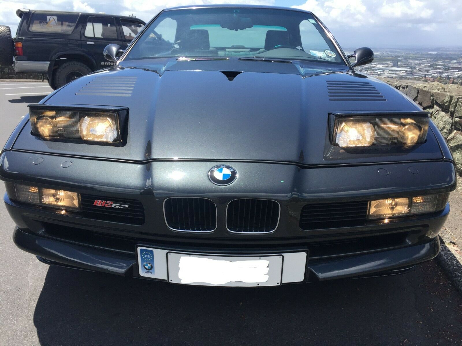 Ritkaságához méltó áron eladó a 90-es évek egyik legkomolyabb Alpina BMW-je 3