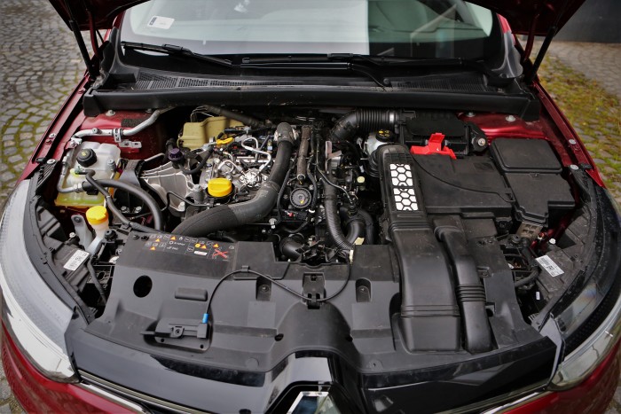 Háromhengeres belépő, mégsem a világ vége – Renault Mégane GrandCoupé 45 Háromhengeres belépő, mégsem a világ vége – Renault Mégane GrandCoupé 45