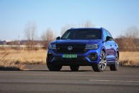 462 bánatos lóerő – Volkswagen Touareg R 2