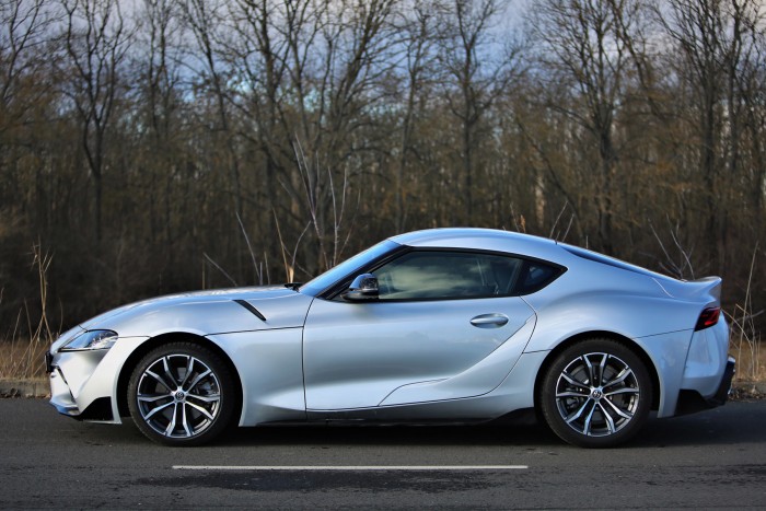 Toyotának furcsa, de négy hengerrel is sportautó a Supra 85 Toyotának furcsa, de négy hengerrel is sportautó a Supra 85