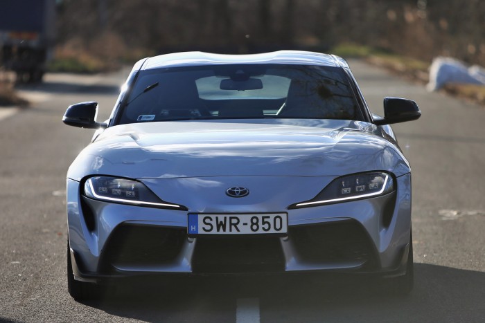 Toyotának furcsa, de négy hengerrel is sportautó a Supra 79 Toyotának furcsa, de négy hengerrel is sportautó a Supra 79