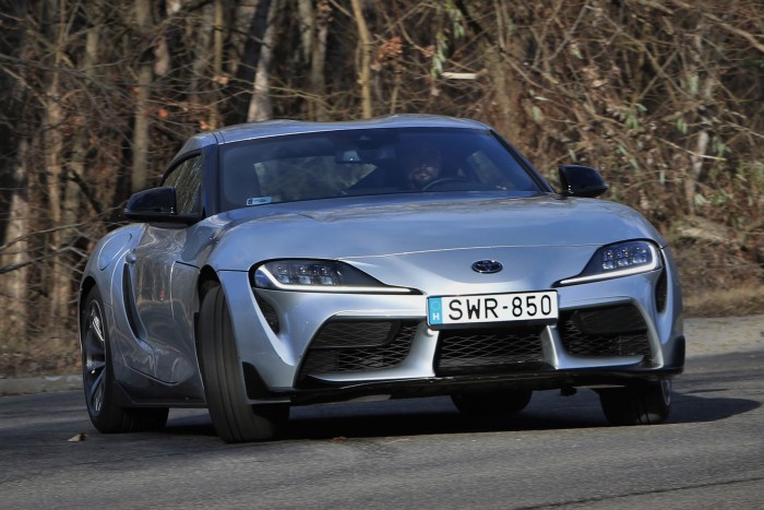 Toyotának furcsa, de négy hengerrel is sportautó a Supra 89 Toyotának furcsa, de négy hengerrel is sportautó a Supra 89
