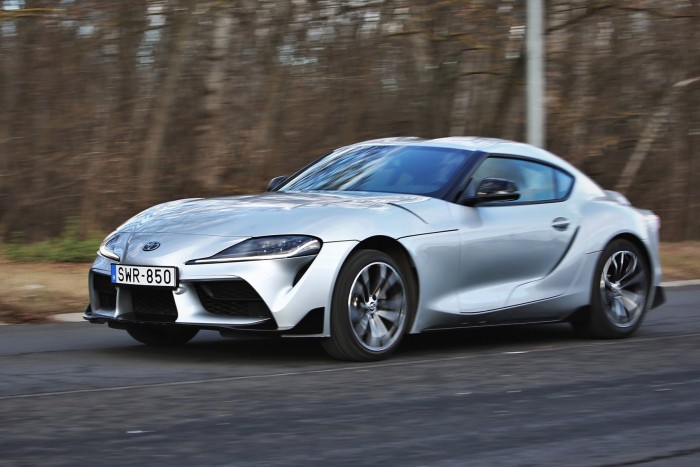 Toyotának furcsa, de négy hengerrel is sportautó a Supra 86 Toyotának furcsa, de négy hengerrel is sportautó a Supra 86