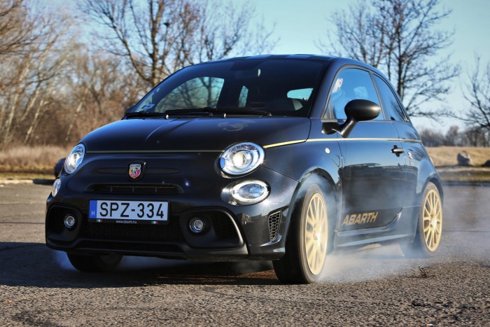 Abarth 595 – Megáll az idő 121 Abarth 595 – Megáll az idő 121