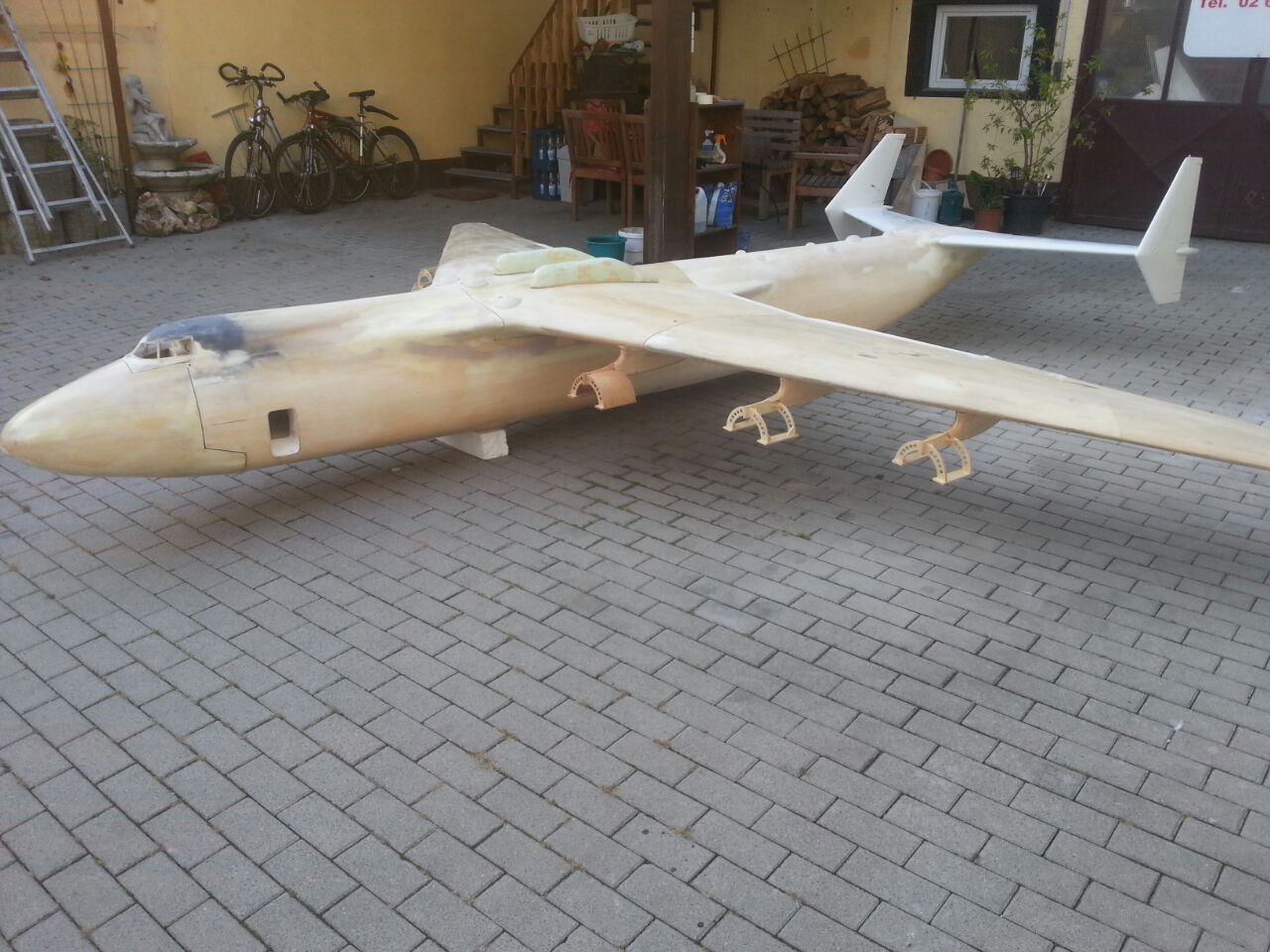 A világ legnagyobb repülőjének még a modellváltozata is brutális 2