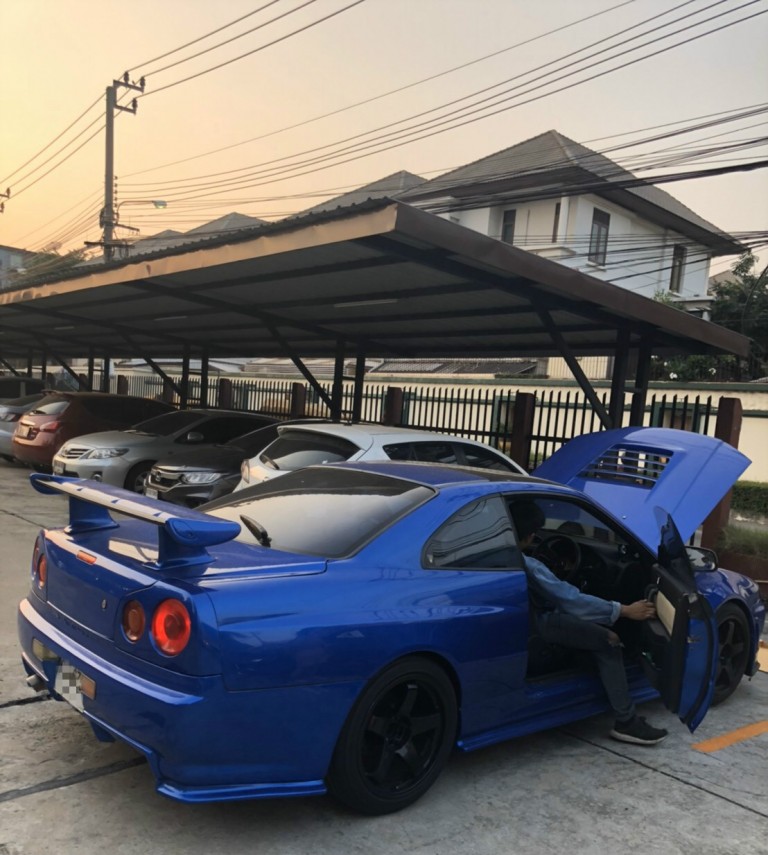 Nagyon akart egy Nissan GT-R-t, de csak egy Rover volt otthon 5