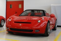 Méregdrága retró-sportautót építhet az Alfa Romeo 16