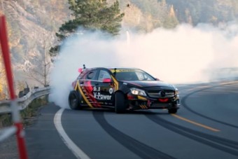 Mercedes-testben BMW-szív dobog, és úgy megy keresztbe, mint az álom