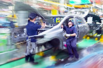 Gyárilag újítaná fel használt autóit a Toyota