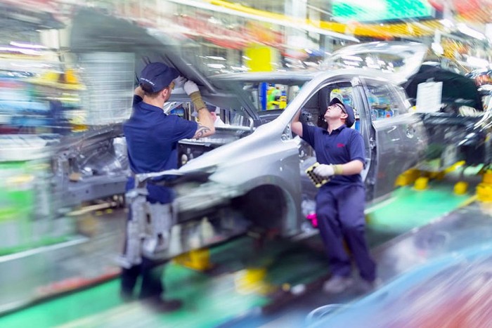 Gyárilag újítaná fel használt autóit a Toyota