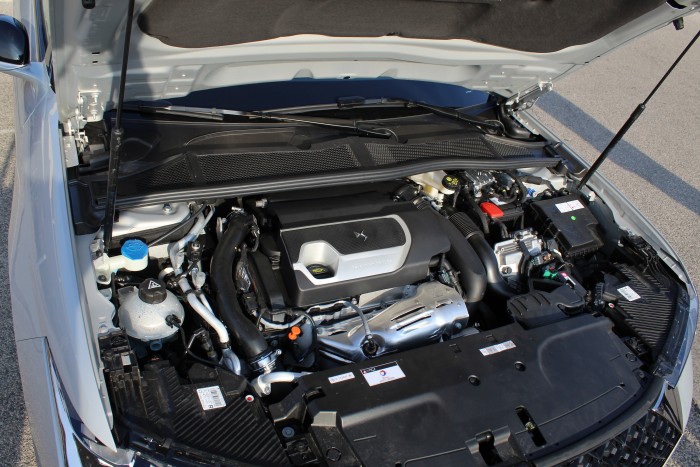 Megjött Magyarországra a nagyravágyó francia autó 12 | Vezess Megjött Magyarországra a nagyravágyó francia autó 12