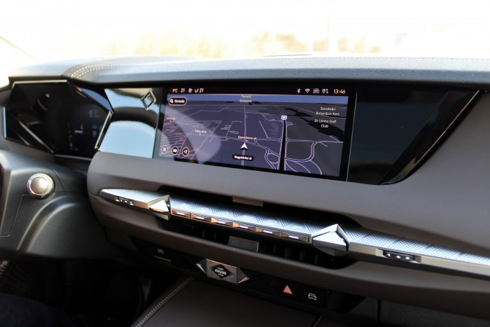 Megjött Magyarországra a nagyravágyó francia autó 14 | Vezess Megjött Magyarországra a nagyravágyó francia autó 14