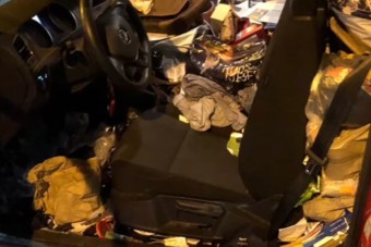 Annyi szemét volt az autójában, hogy nem hittek a szemüknek a rendőrök