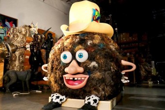 Bizarr teremtmény a világ legnagyobb hajgombóca