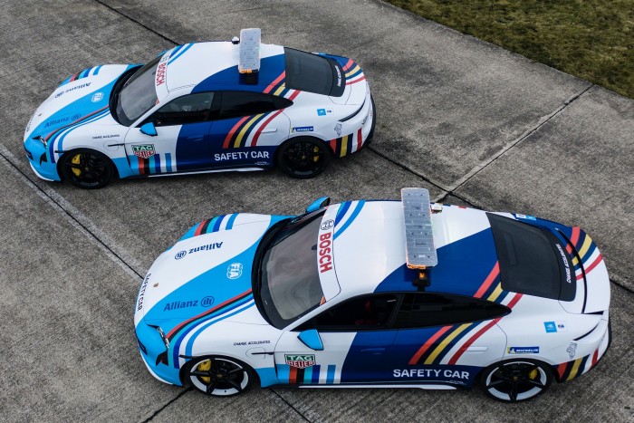 Versenypályára megy a Porsche Taycan 6