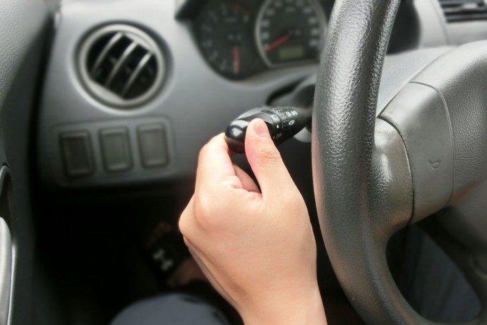 Levágta a kanyart a tanítónő, megnyomorította a motorost 2 | Vezess Levágta a kanyart a tanítónő, megnyomorította a motorost 2