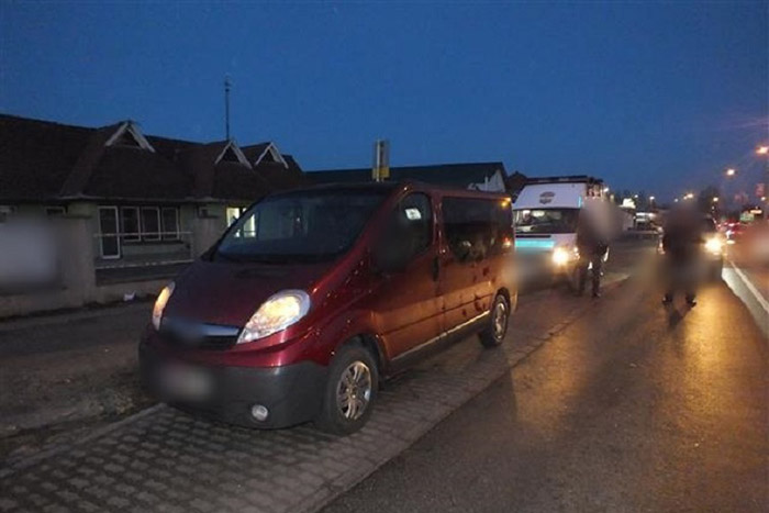 Ellopott egy autót, hogy megtanuljon rajta vezetni