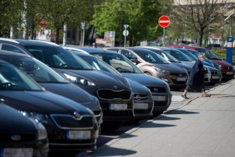 Változik a parkolási rend több vidéki városban 
